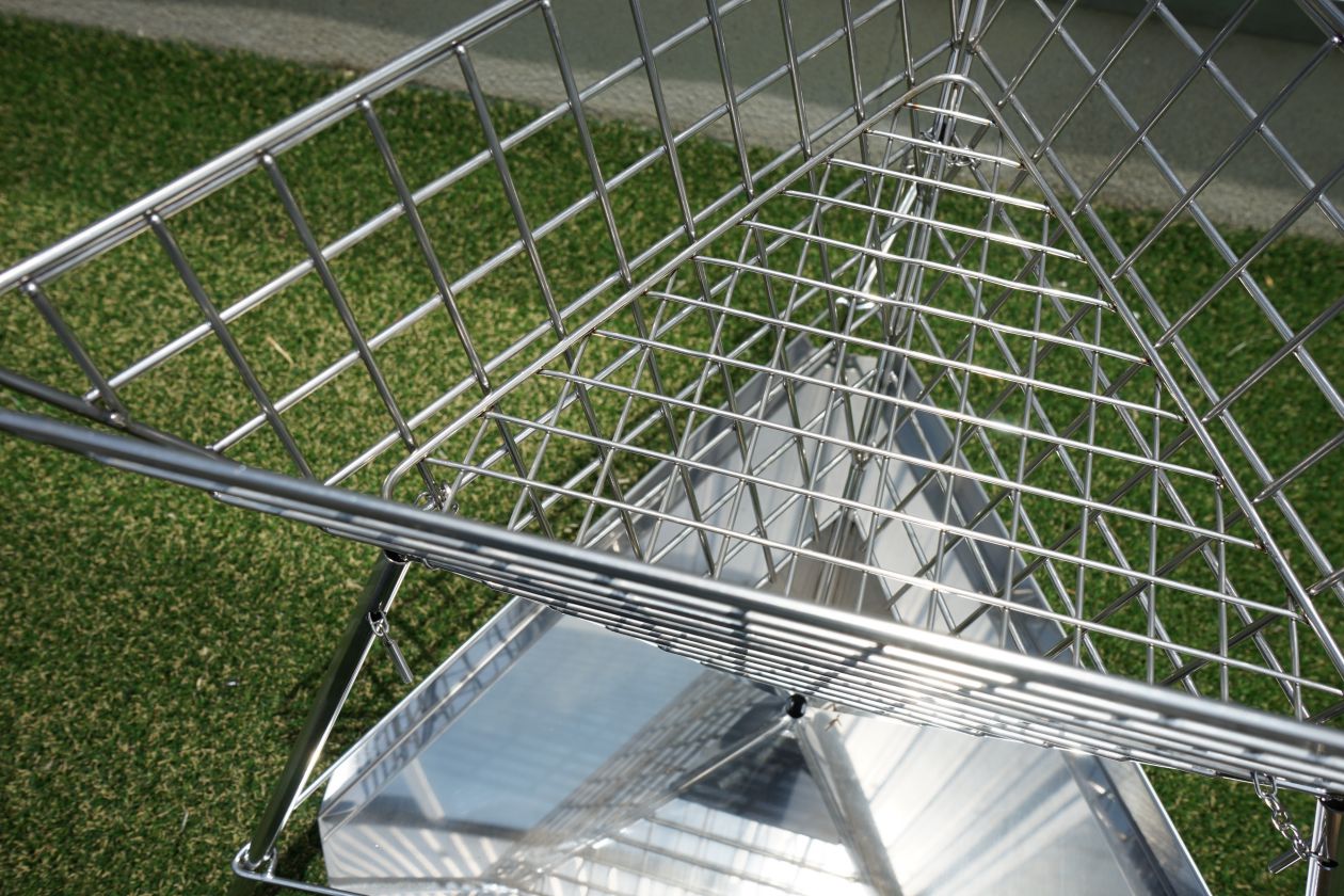 三角形の熾火台にフィットします