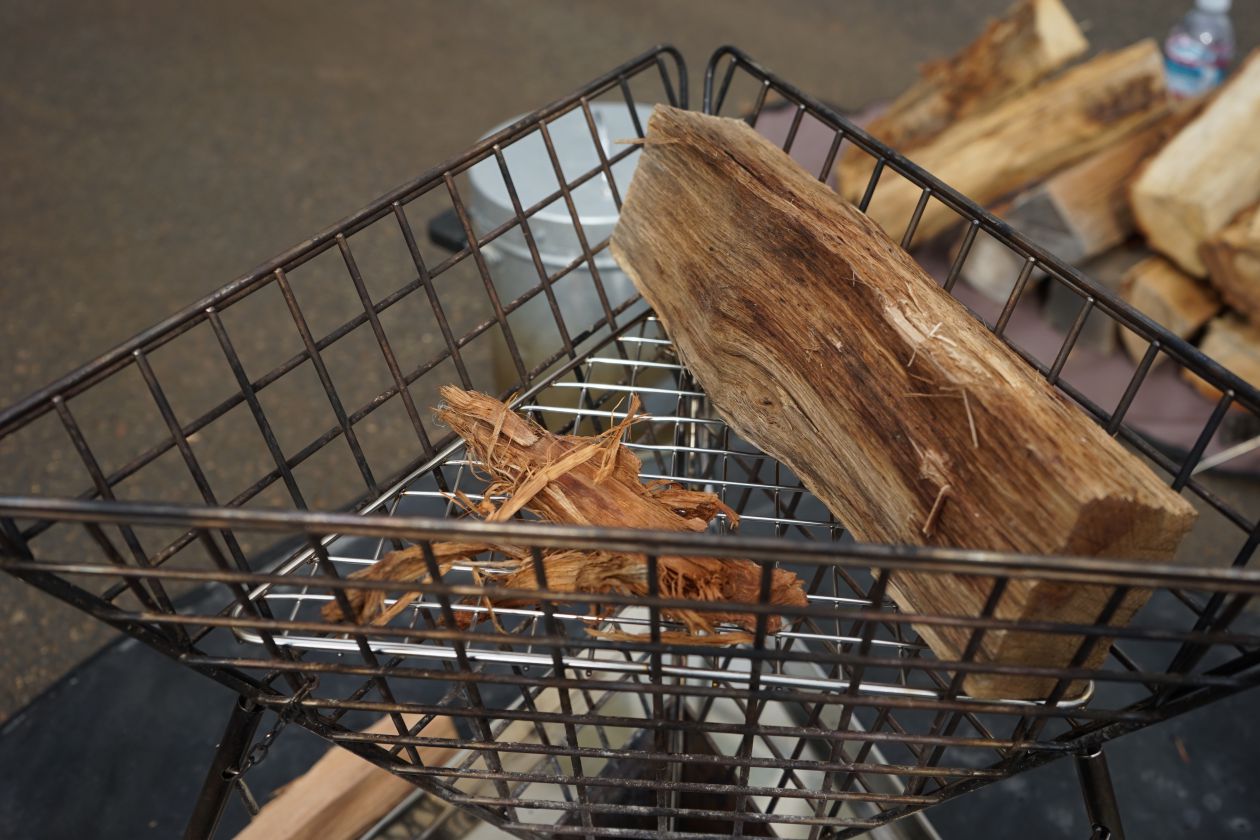 薪1本で台上面に届きます