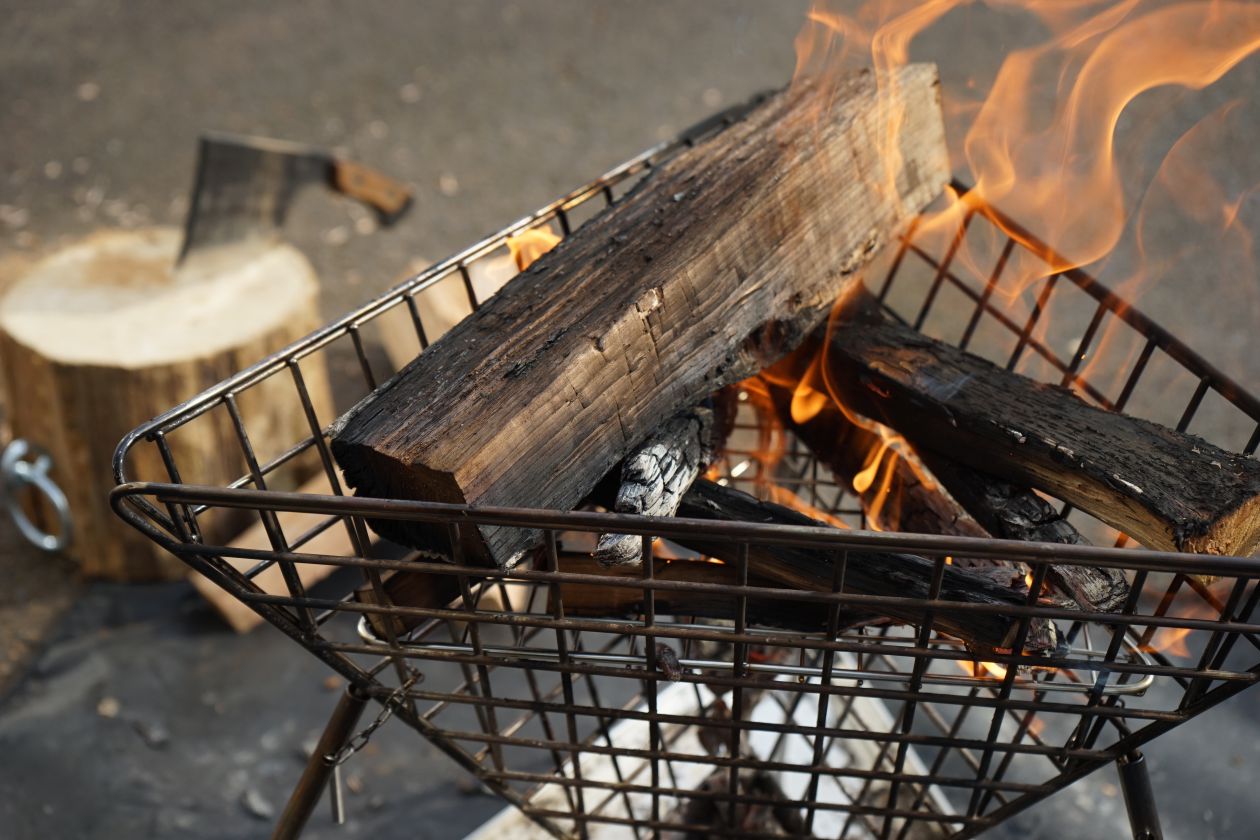 少量の薪で台上面まで届きます